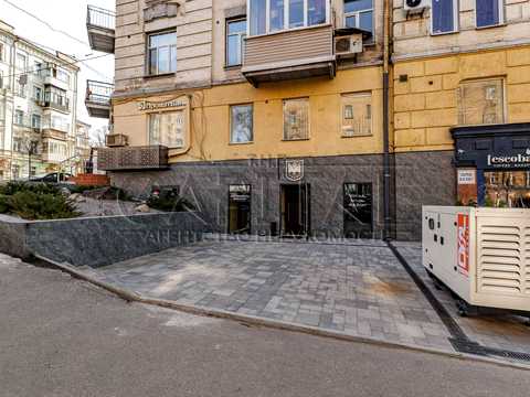 коммерческая по адресу Саксаганского ул., 61