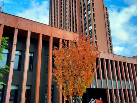 паркомісце за адресою Набережно-Рибальська вул., 27