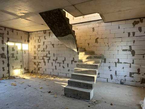 будинок за адресою 16-а Ентузіастів