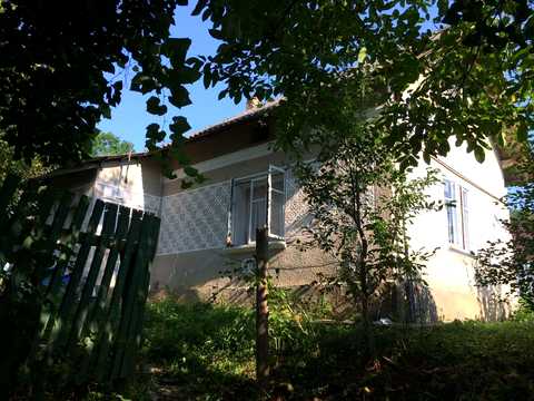 будинок за адресою Лугова