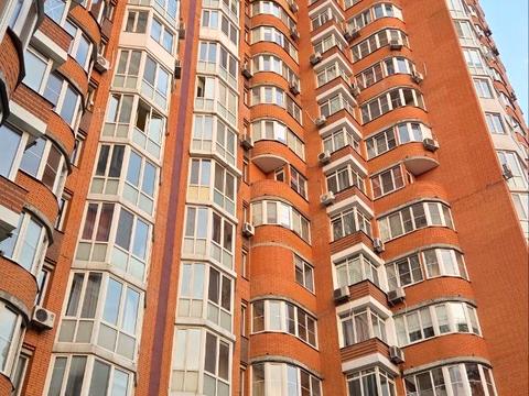 квартира за адресою Осіння вул., 33