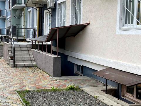 комерційна за адресою Білокур вул. (Курська), 1а