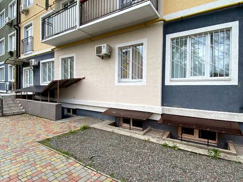 комерційна за адресою Білокур вул. (Курська), 1а
