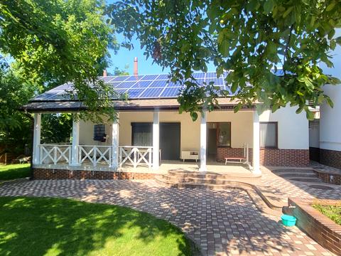 будинок за адресою смт. Мала Данилівка, Архітекторів вул.