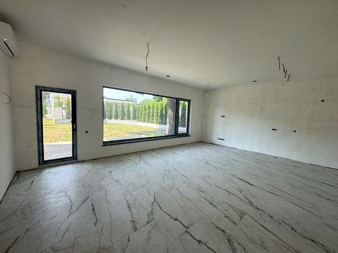 будинок за адресою с. Вишеньки, Героїв Космосу, 32