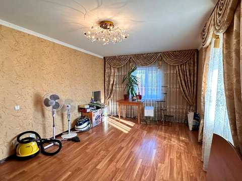 будинок за адресою Вишнева, 10