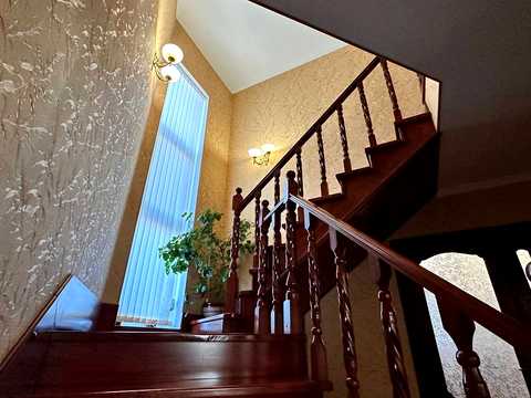 будинок за адресою Вишнева, 10