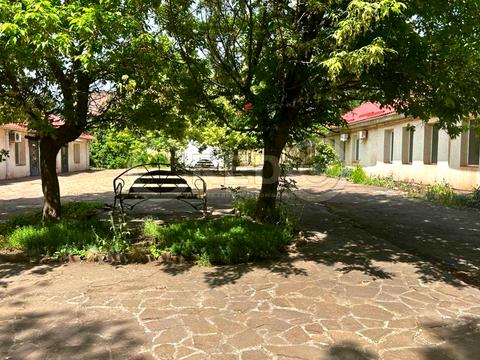 комерційна за адресою Каштанів вул., 14а