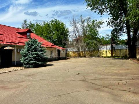 комерційна за адресою Каштанів вул., 14а