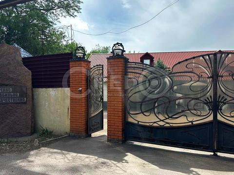 комерційна за адресою Каштанів вул., 14а
