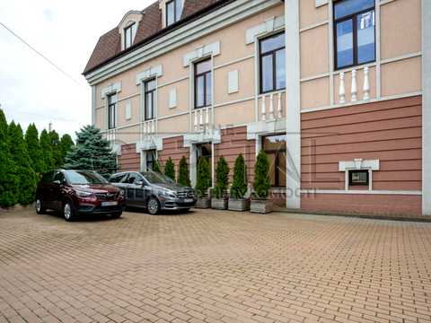 комерційна за адресою Жилянська вул., 97-А
