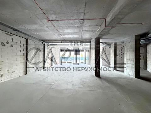 комерційна за адресою Дніпровська набережна вул., 15-К