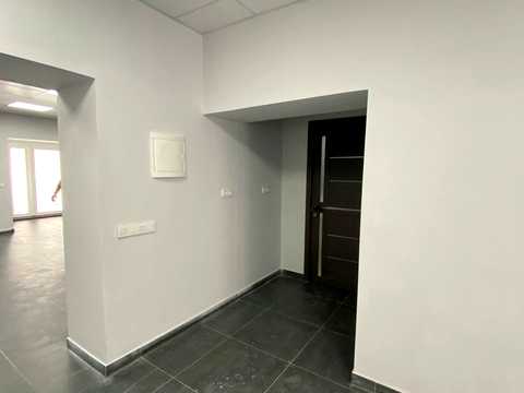 комерційна за адресою Височана вул., 18 к25