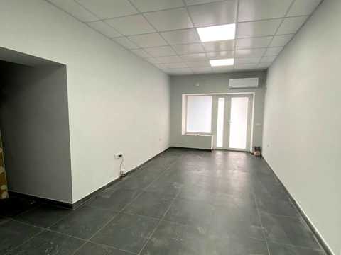 комерційна за адресою Височана вул., 18 к25