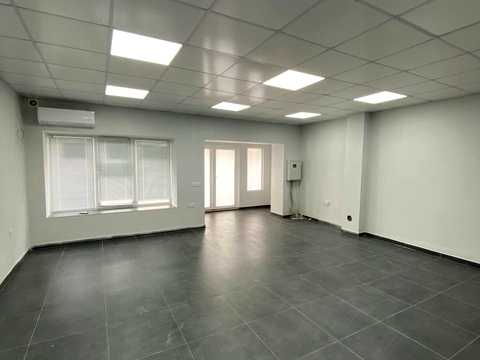 комерційна за адресою Височана вул., 18 к25