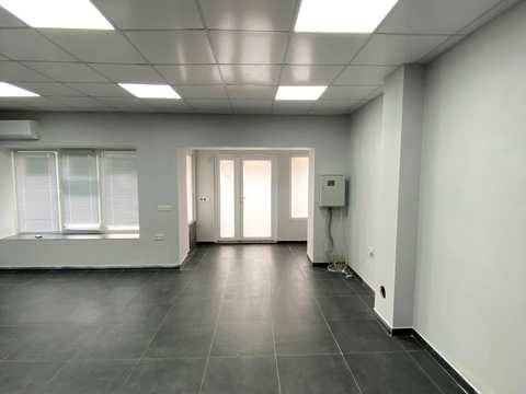 комерційна за адресою Височана вул., 18 к25