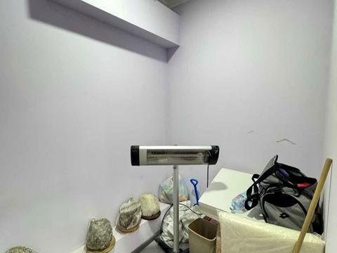 комерційна за адресою Академіка Амосова вул., 22