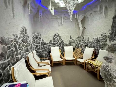 комерційна за адресою Академіка Амосова вул., 22