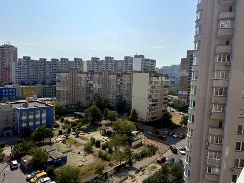 квартира за адресою Срібнокільська вул., 24