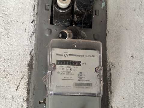 паркомісце за адресою Кам'янецька вул., 100