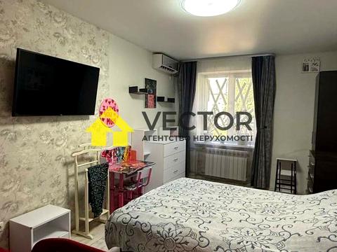 квартира за адресою Гната Хоткевича пров., 3