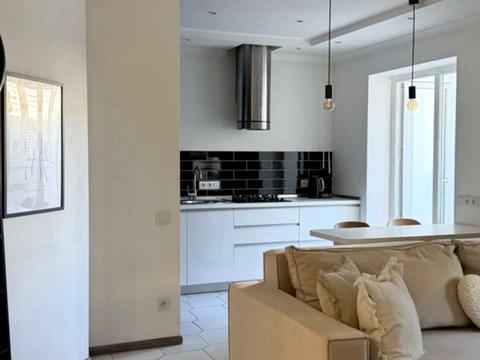 квартира за адресою Зоряний бульв., 1-Д
