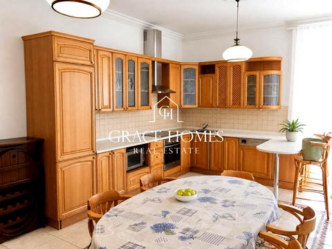 будинок за адресою Вишнева вул., 24