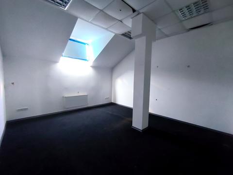 комерційна за адресою Тваринників вул., 9
