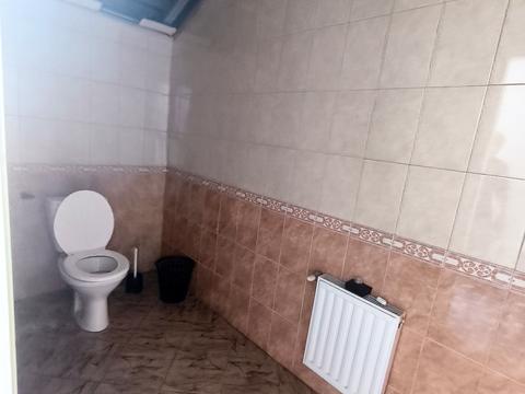 комерційна за адресою Тваринників вул., 9