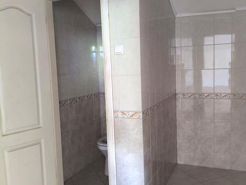 комерційна за адресою Тваринників вул., 9