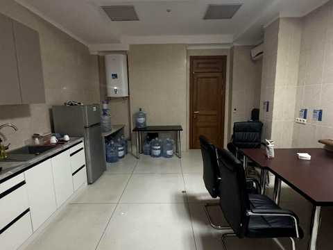 комерційна за адресою Жилянська вул., 72А