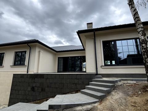 будинок за адресою Бічна Коновальця вул.