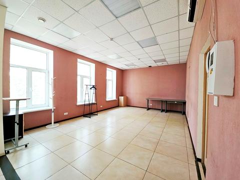 комерційна за адресою Новокостянтинівська вул., 1в