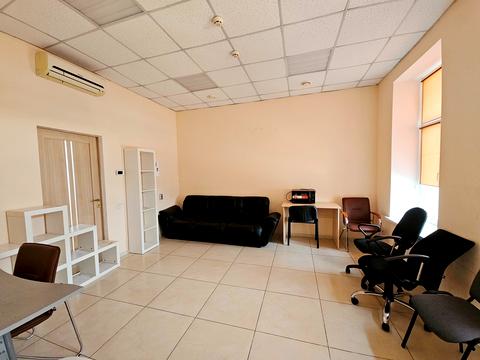 комерційна за адресою Новокостянтинівська вул., 1в