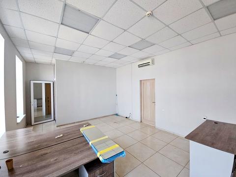 комерційна за адресою Новокостянтинівська вул., 1В