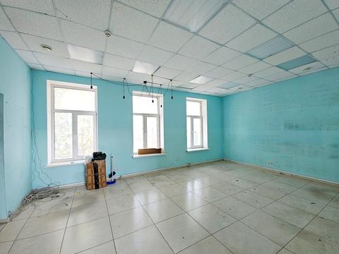 комерційна за адресою Новокостянтинівська вул., 1В