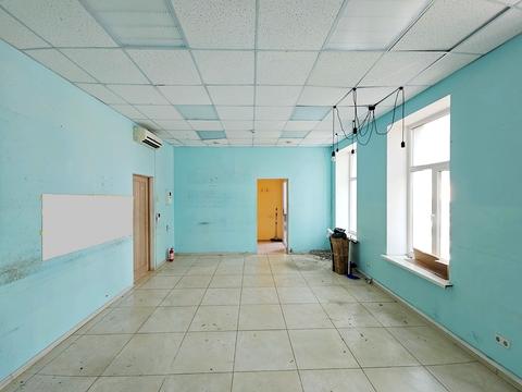 комерційна за адресою Новокостянтинівська вул., 1В