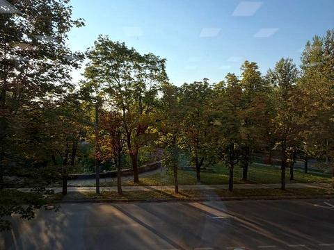 комерційна за адресою Героїв УПА вул., 77