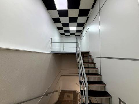 комерційна за адресою Героїв УПА вул., 77