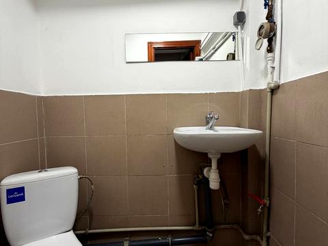 комерційна за адресою Героїв УПА вул., 77