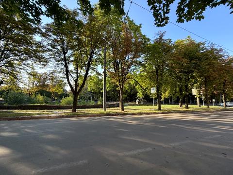 комерційна за адресою Героїв УПА вул., 77