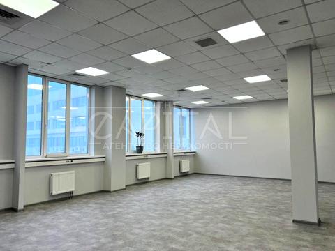 комерційна за адресою Польова вул., 24Д