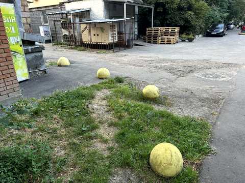 комерційна за адресою Єреванська вул., 12