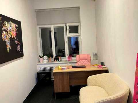 комерційна за адресою Київ, Володимирська вул., 10