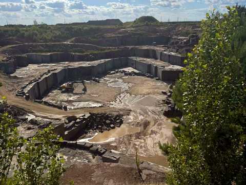 комерційна за адресою с. Кам'яний Брід, Садова, 1