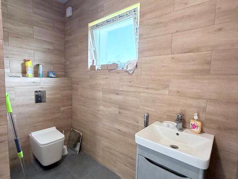 комерційна за адресою Ірпіньска, 80
