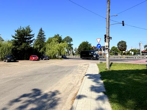 комерційна за адресою с. Холодновідка, Городоцька, 7