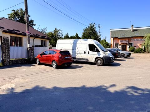 комерційна за адресою с. Холодновідка, Городоцька, 7
