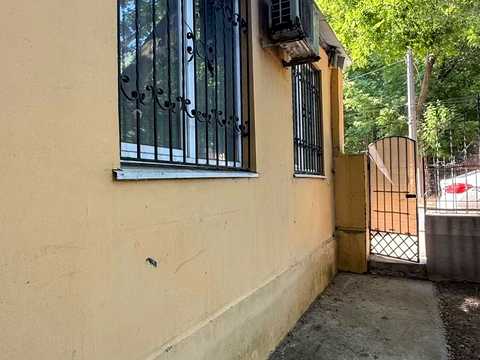 комерційна за адресою Одеса, Пироговська вул., 7/9а