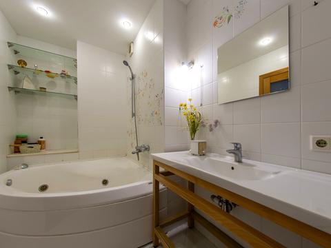 квартира за адресою Дніпровська набережна вул., 19